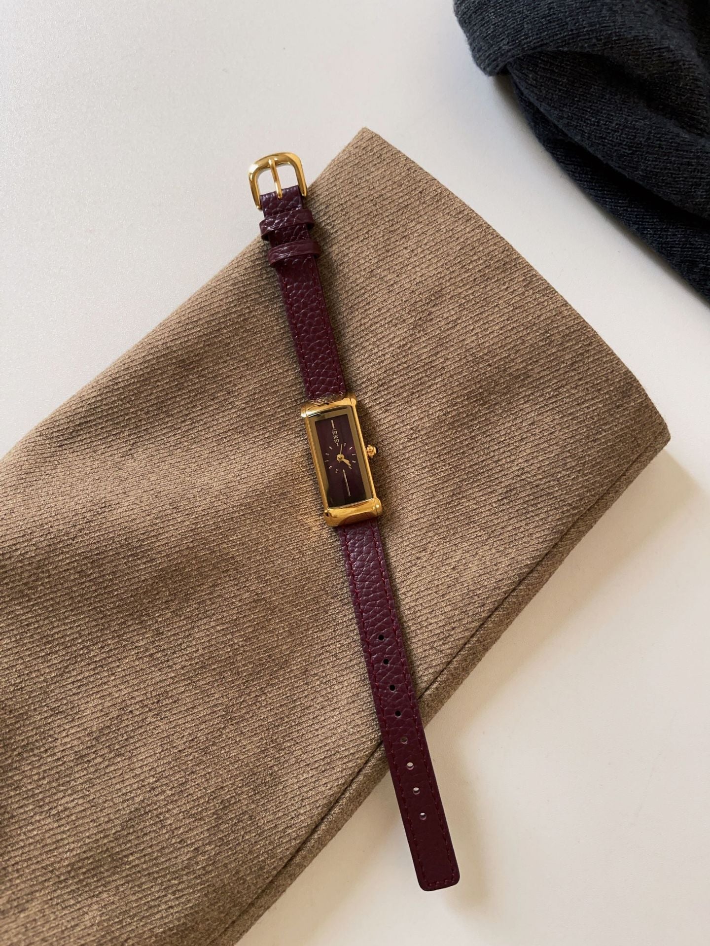 Women Retro Quartz Watch