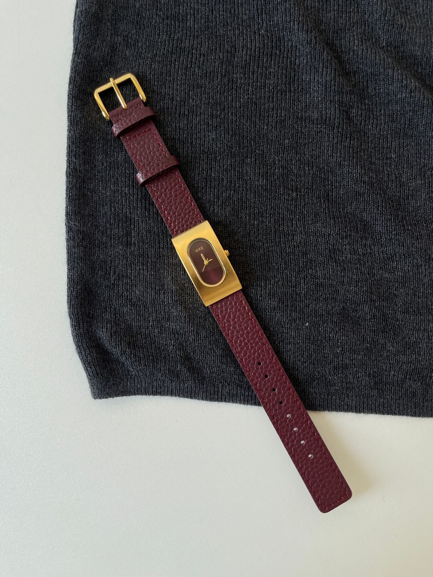 Women Retro Quartz Watch