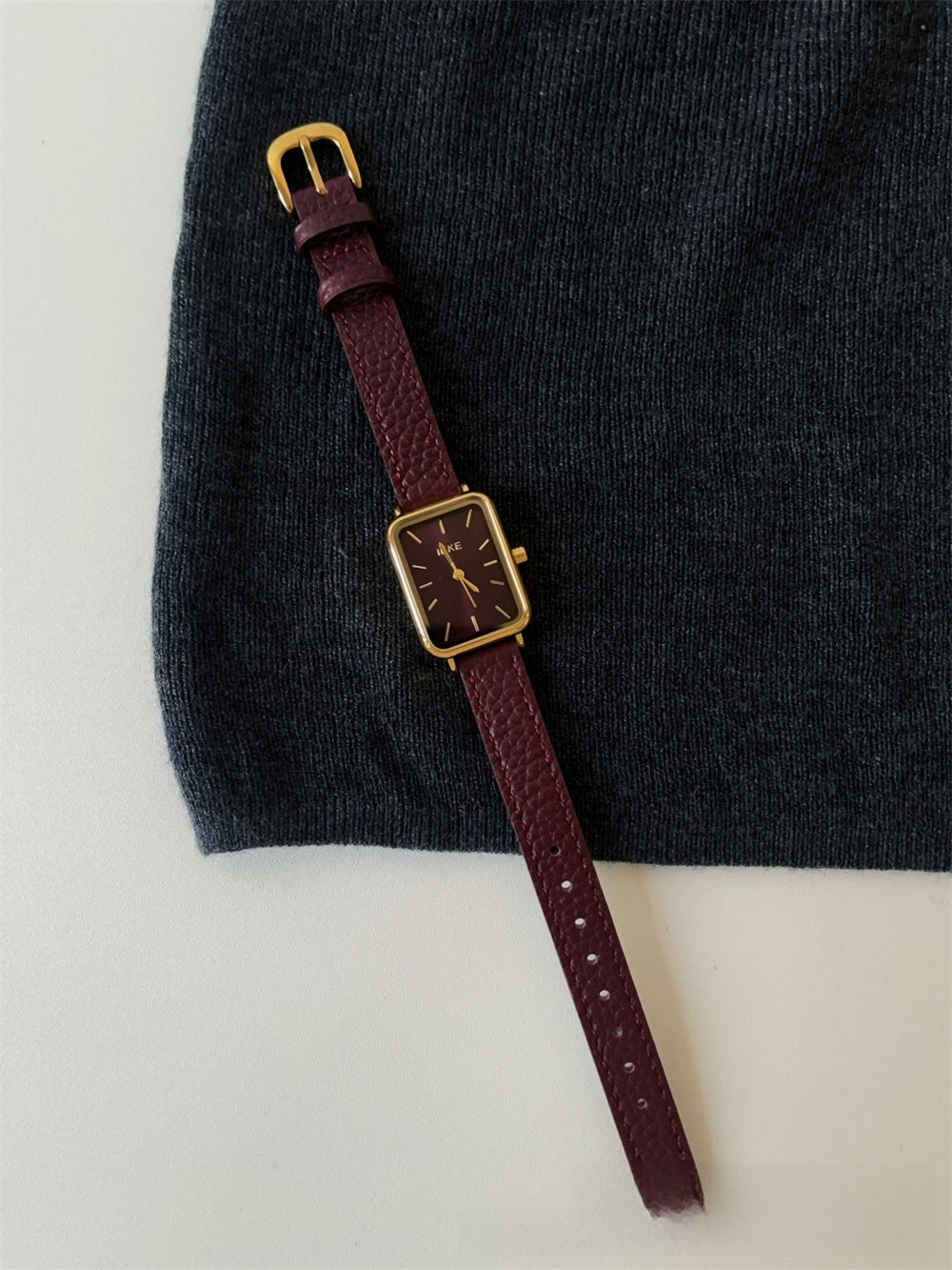 Women Retro Quartz Watch