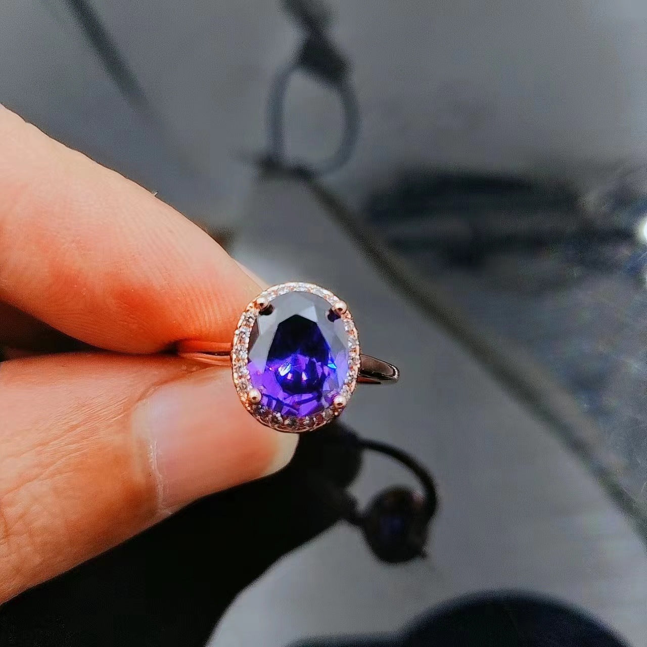 Adjustable Oval Zircon Ring in Rose Gold and Platinum