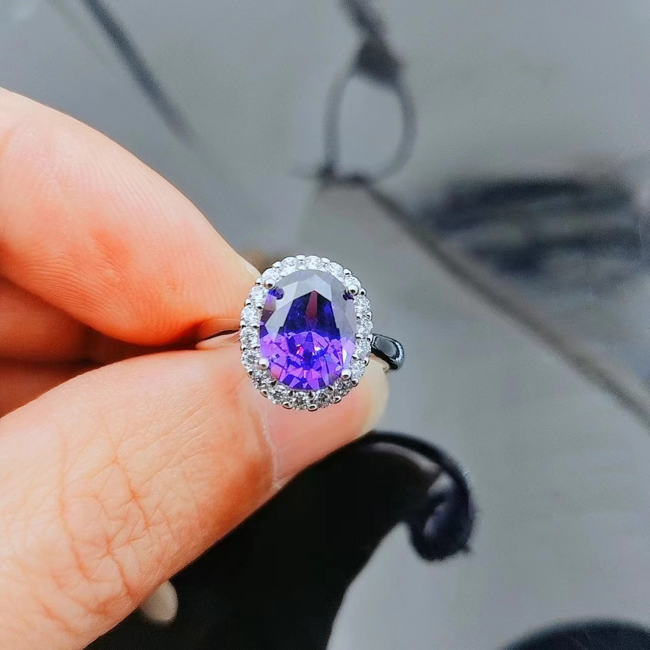 Adjustable Oval Zircon Ring in Rose Gold and Platinum