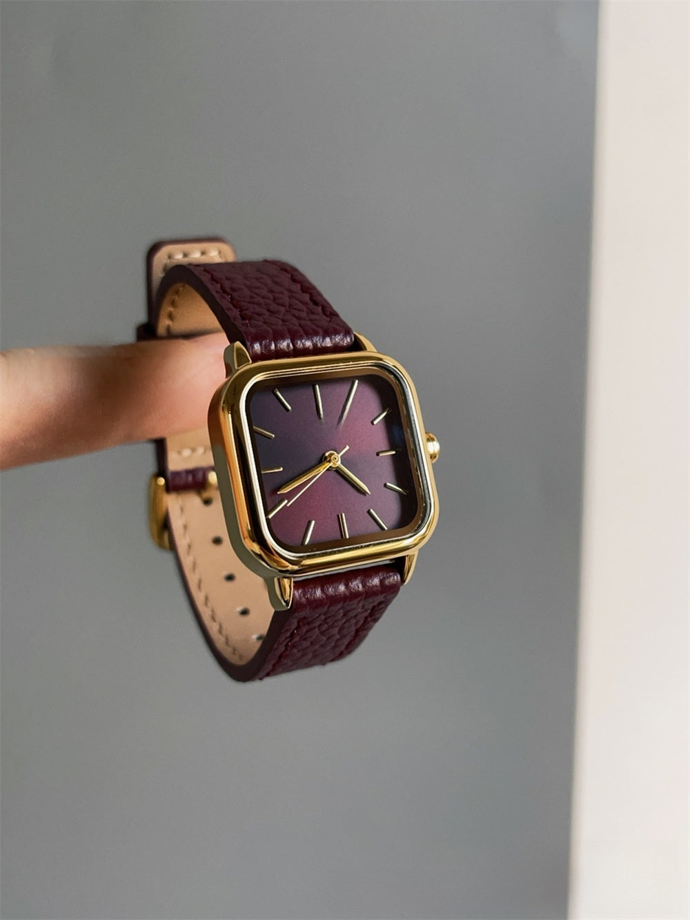 Women Retro Quartz Watch